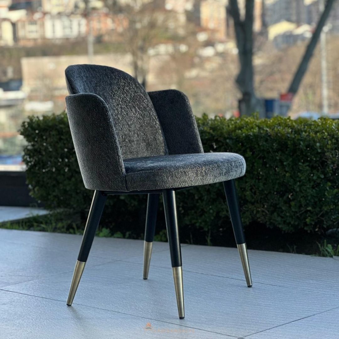 Liya Chair