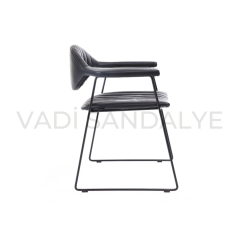 Gubbi Metal Sandalye