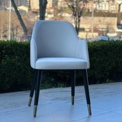 Sun Kolçaklı Papuç Detaylı Sandalye