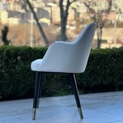 Sun Kolçaklı Papuç Detaylı Sandalye