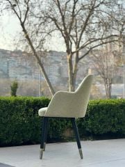 Sun Kolçaklı Papuç Detaylı Sandalye