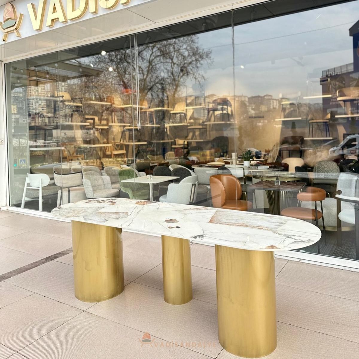 Solitude Porselen Yemek Masası